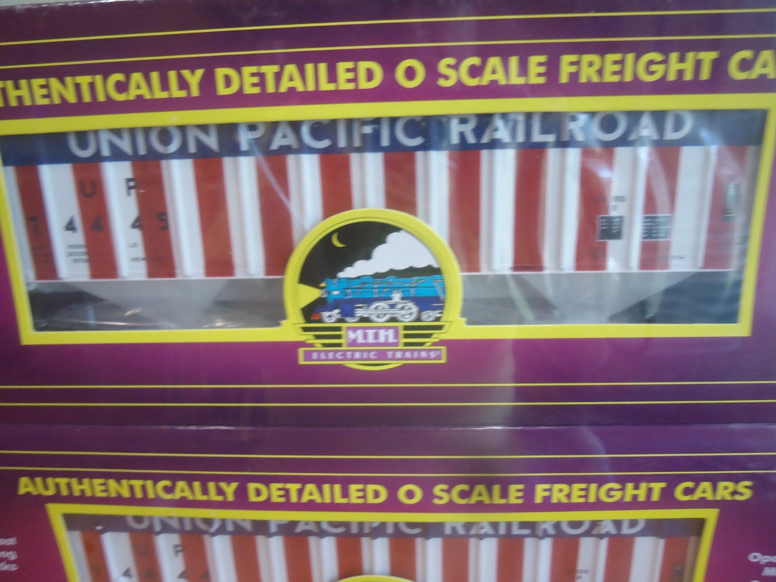 MTH O Scale Union Pacific Patriotic High-Sided Hopper Car (2) Pack 20-97142