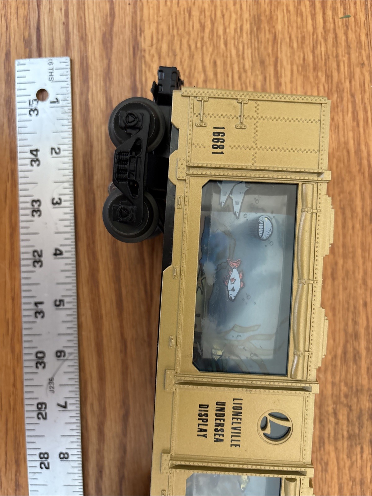 1995 Lionel #6-16681 Gold Animated Aquarium Car With Box Vintage Collectors