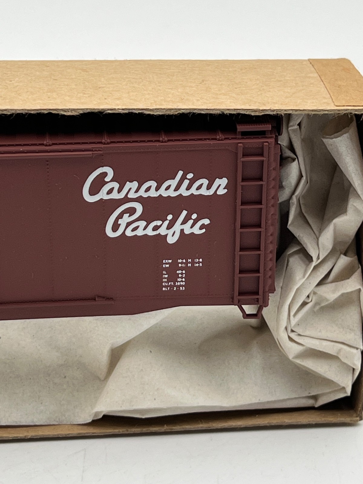 Accurail C.P. 3606 Canadian Pacific 40’ Double Door Steel Boxcar HO Scale Kit