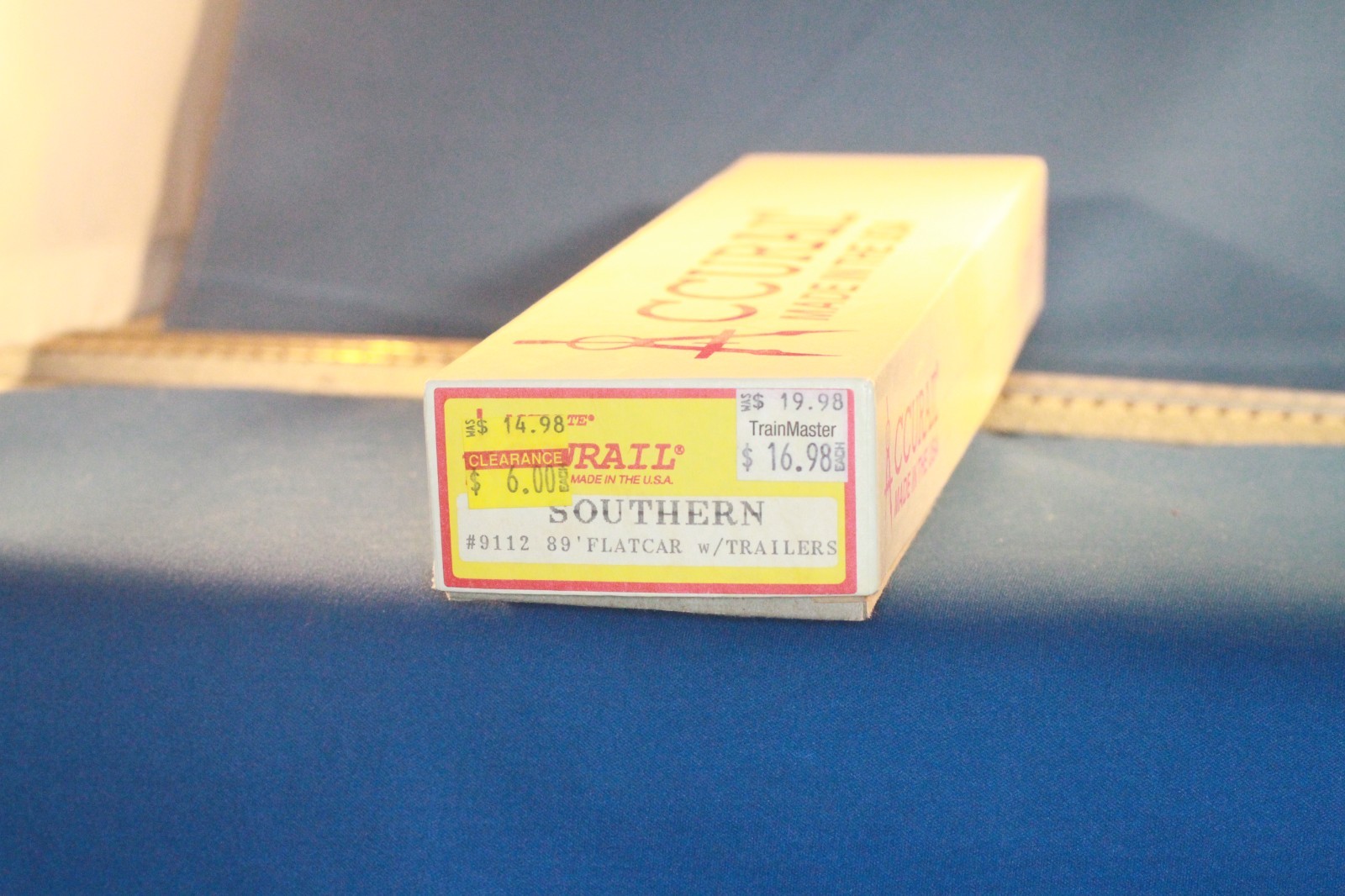 JP HO AccuRail 9112 89′ Flatcar Southern w/Trailers TOFC Kit