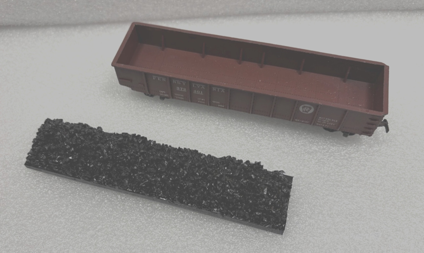 Mantua HO Scale Pennsylvania Rail Road Gondola Car #372401 w/hand made coal load