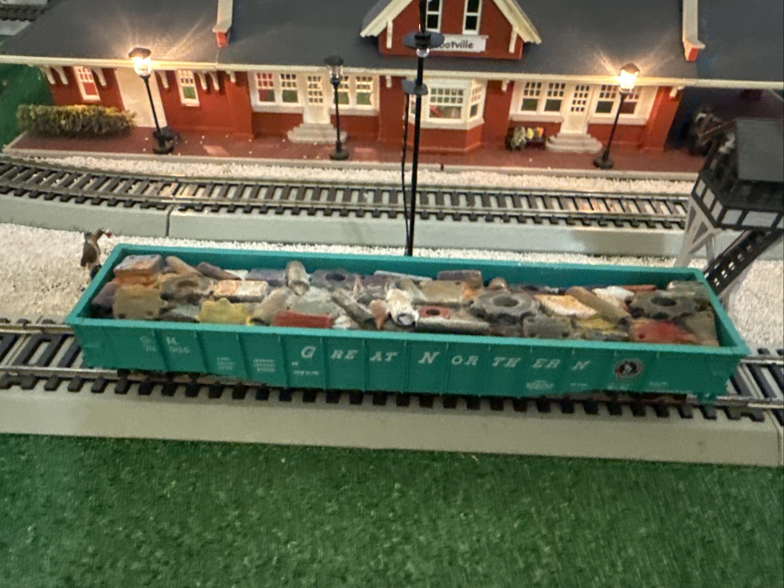 HO Scale Scrap Load Fits Athearn 50’ Gondola Version 6