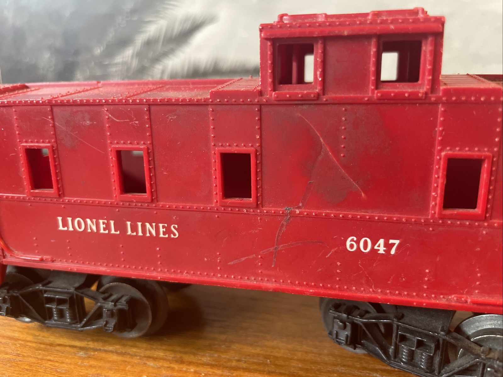 LIONEL LINES Plastic Diecast Rails & Wheels O Gauge 6047 RED CABOOSE Postwar Era
