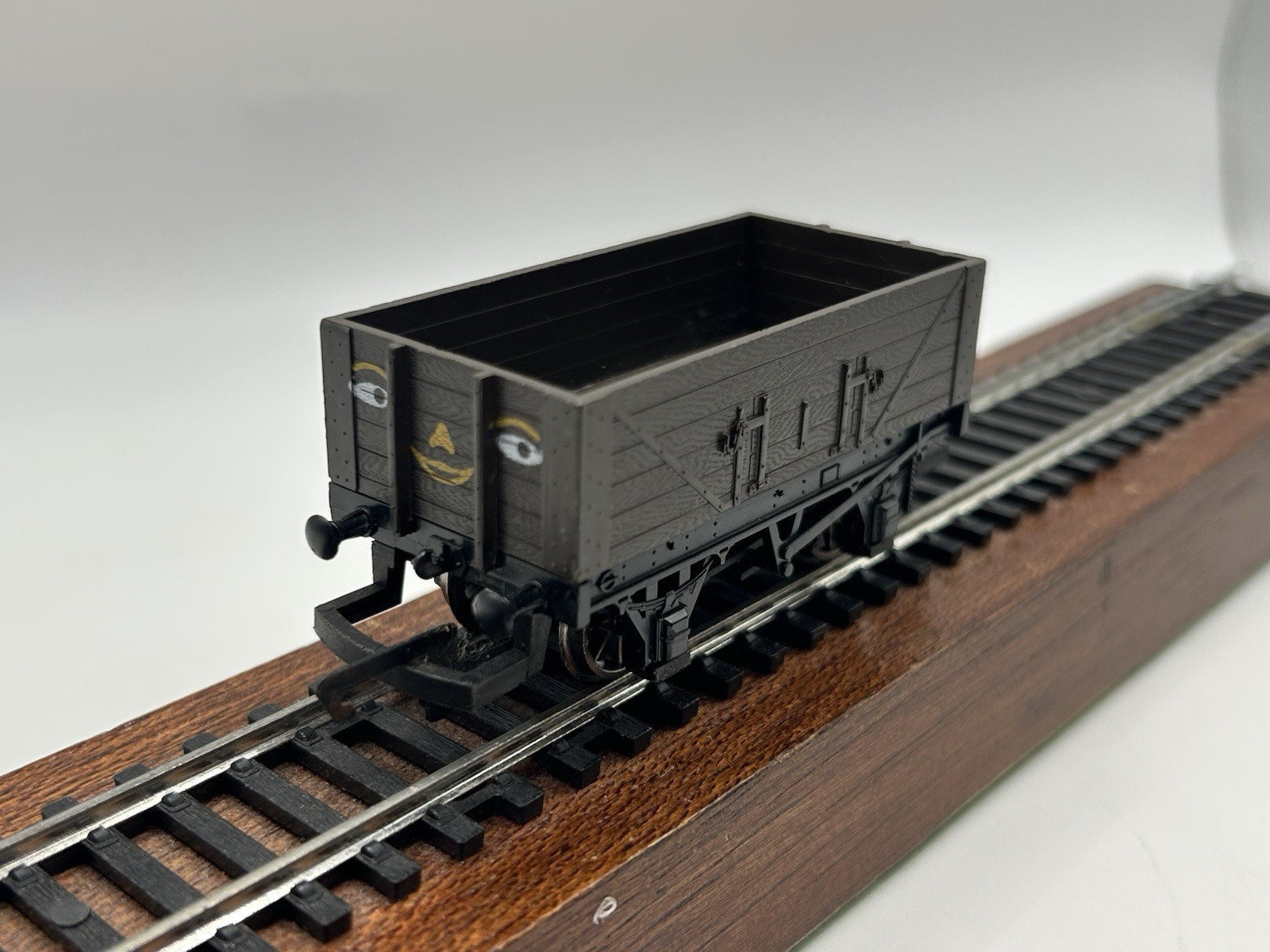 RARE OO Hornby R107 Thomas & friends Open Troublesome Truck – (EXCELLENT)