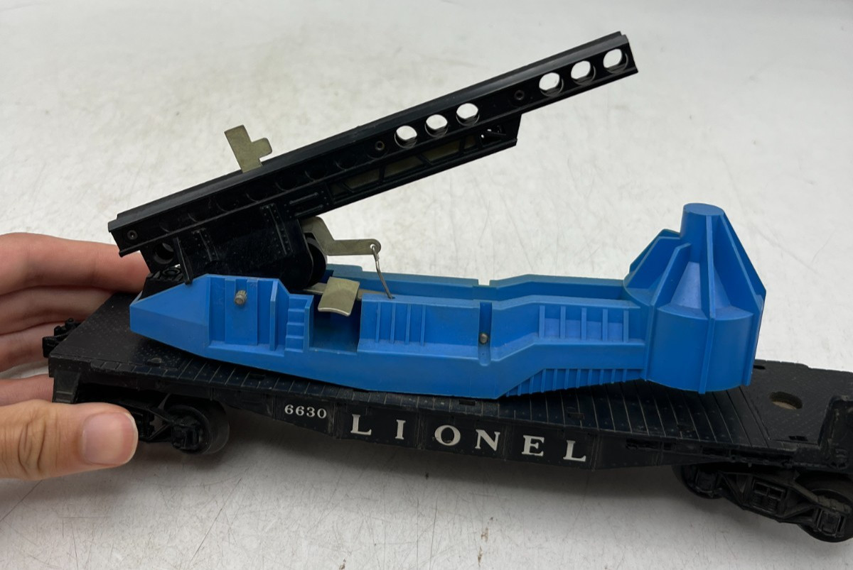 Lionel O Train Freight Car 6630 Black IRBM Missile Launching Flatcar