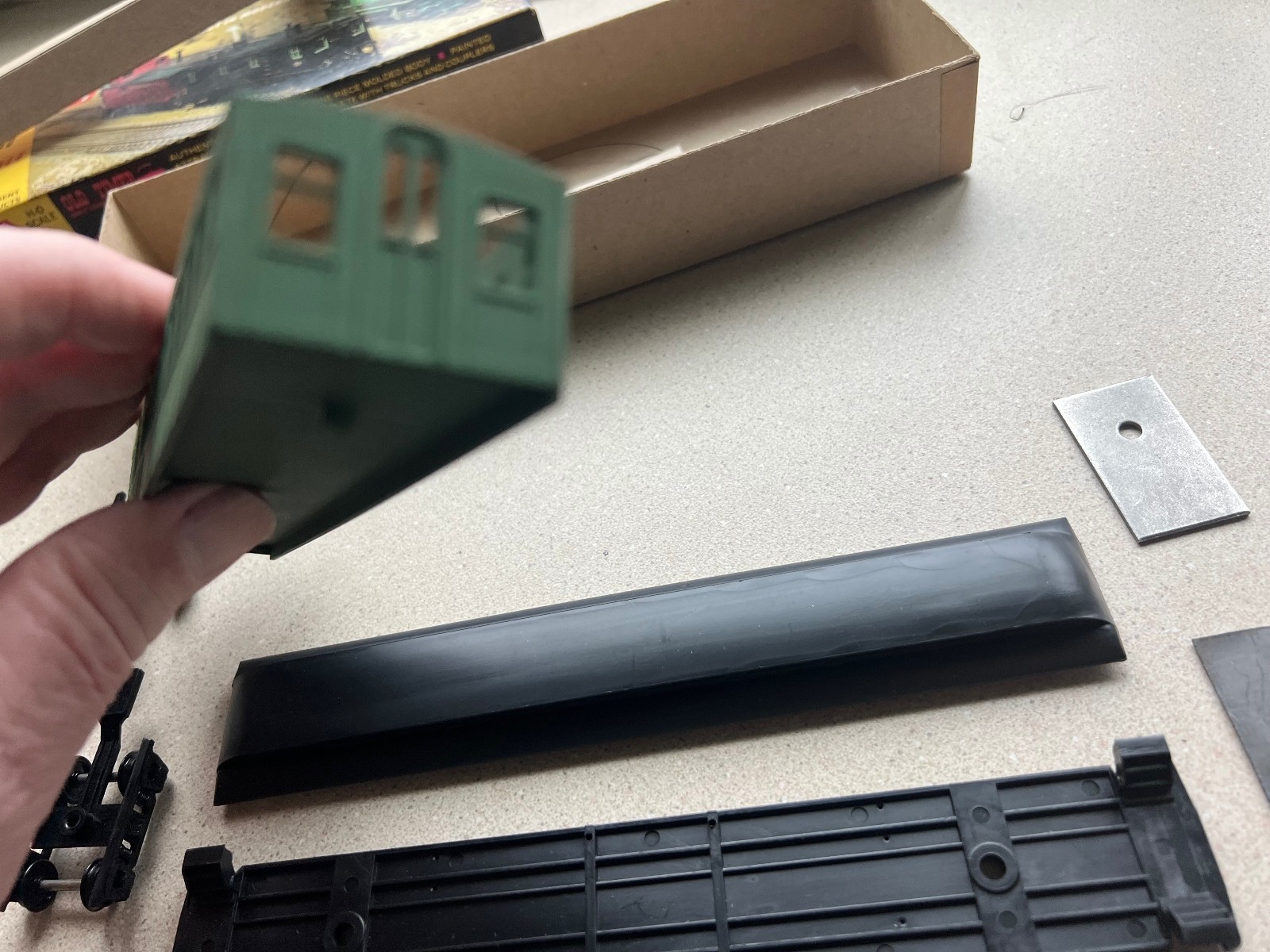 Roundhouse HO Scale 50′ Overland Pullman Sleeper Undecorated 5250 OB