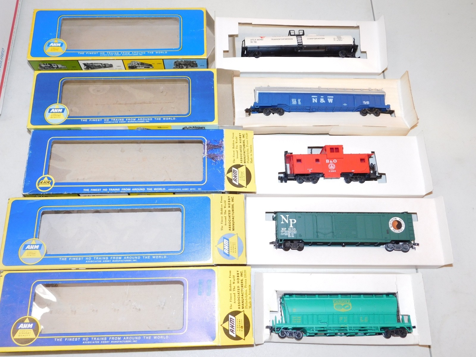 AHM HO Lot of 5 Freight Cars Clean & Complete Boxed