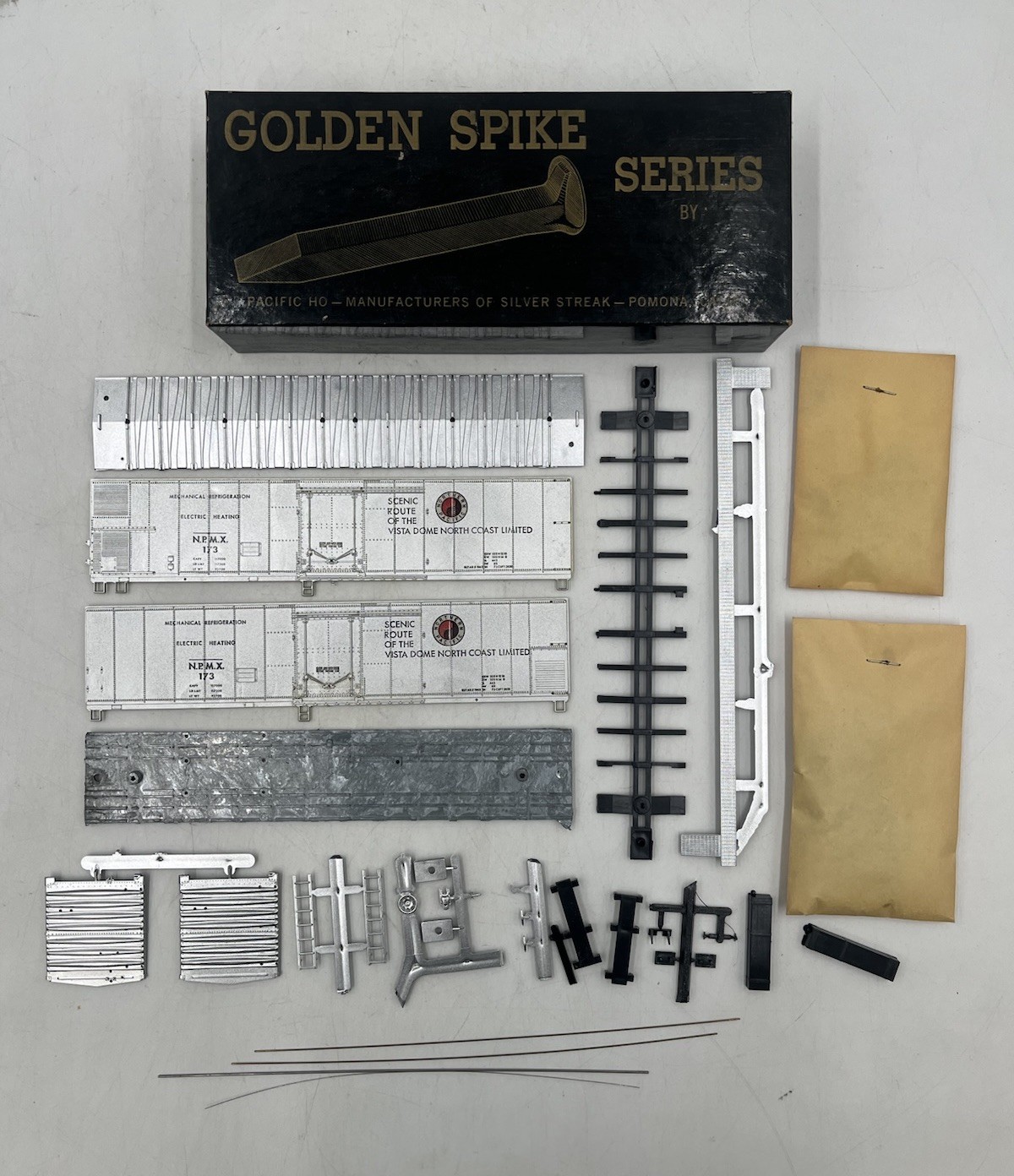 Ho Scale Golden Spike Series NPMX 50’ Mech Reefer G-2006-395