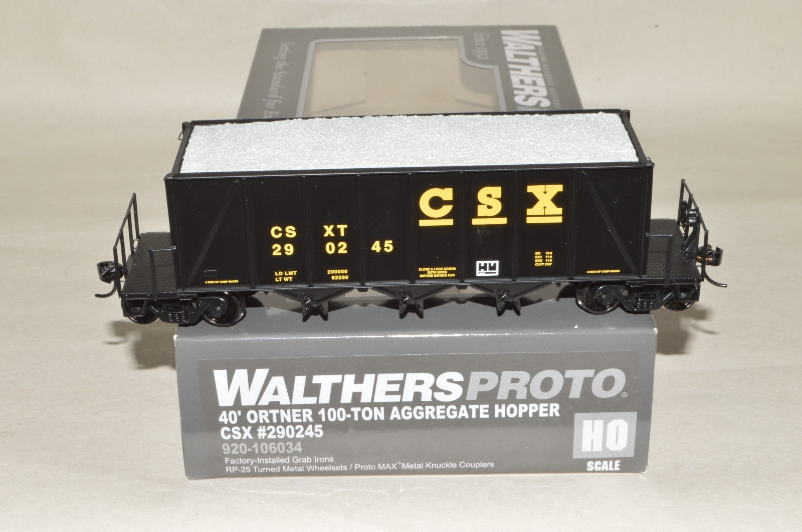 HO Walthers Proto CSX Transportation RR 40′ Ortner aggregate hopper car train