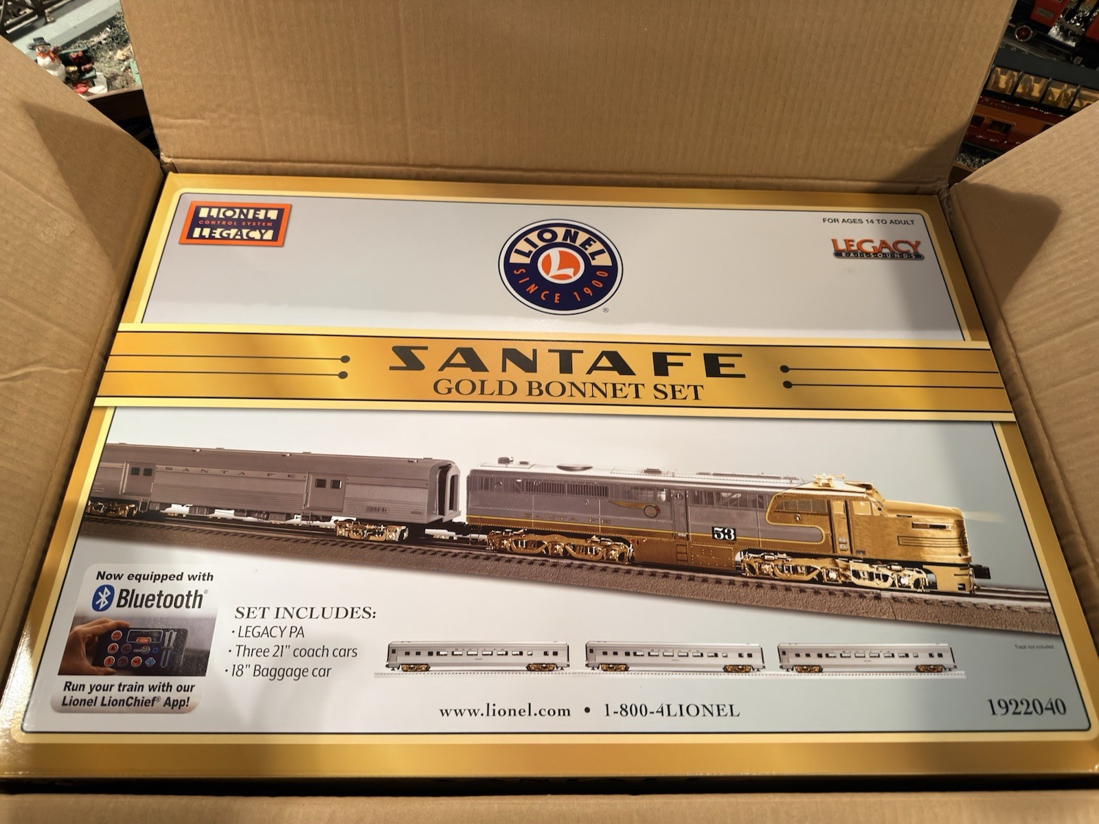 Lionel Santa Fe Gold Bonnet Set 19220-40 Complete with Original Box