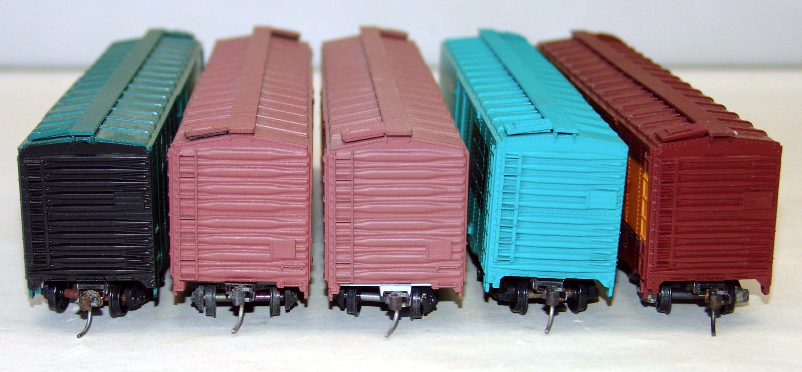 HO SCALE 5 ATHEARN (3) ROUNDHOUSE (2) 50′ PLUG DOOR CARS MILW PC CP SP (L7)