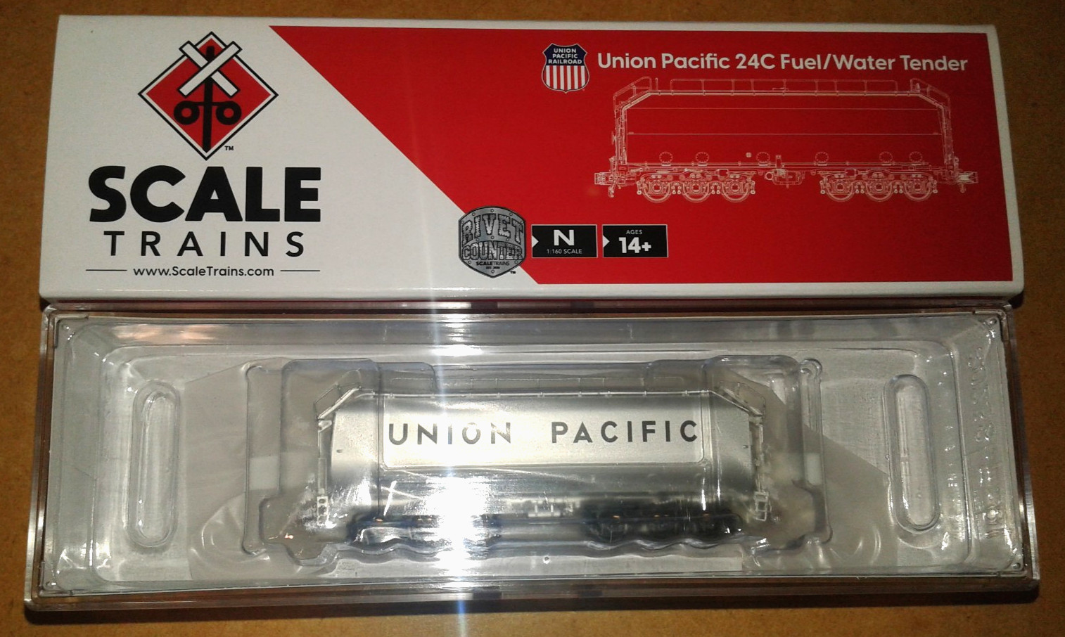 N SCALE SCALETRAINS MOW TENDER WITH BLACK TRUCKS UNION PACIFIC UP SXT32898