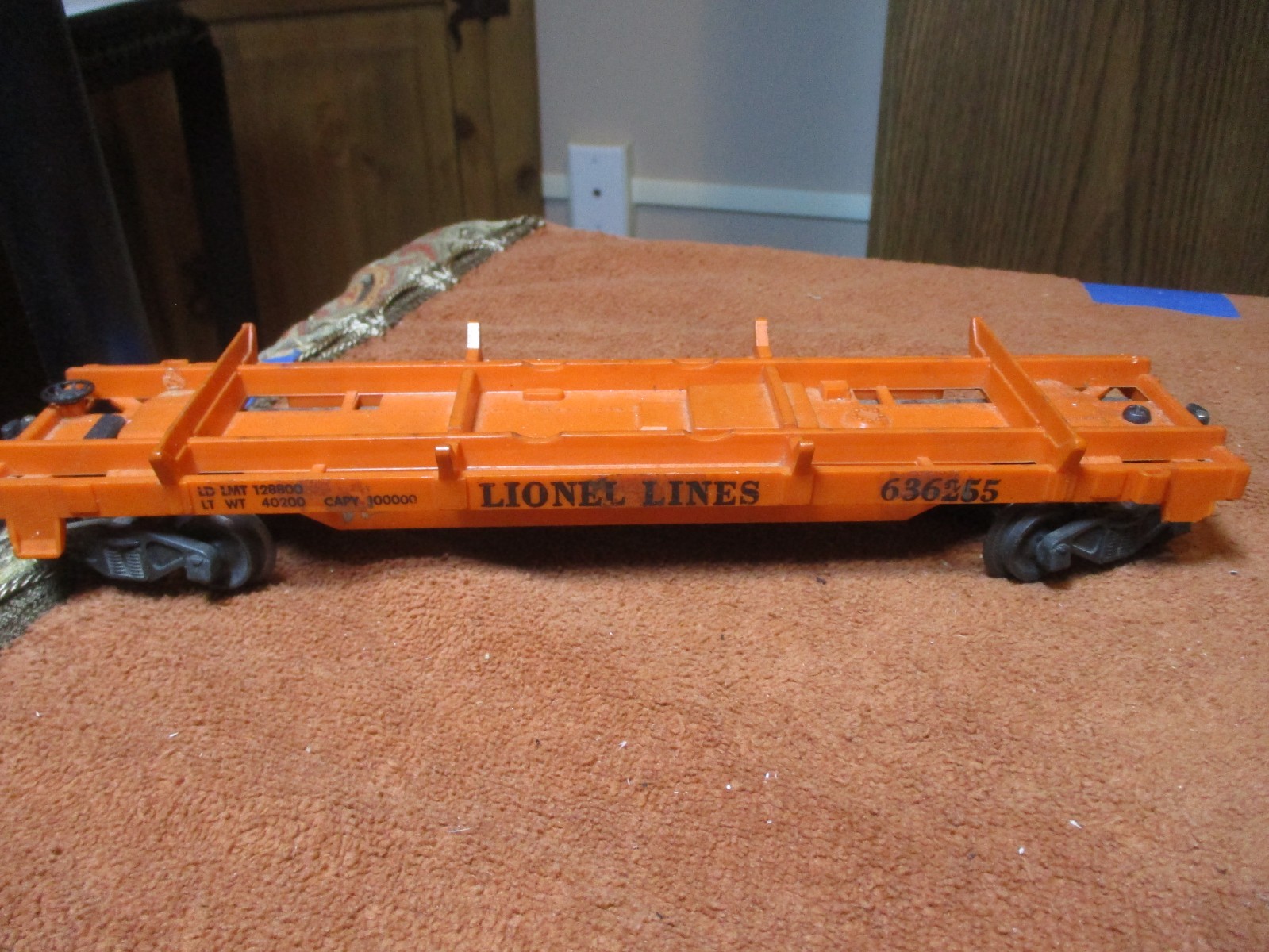 LIONEL POSTWAR – O GAUGE Lionel Lines Orange RAIL TRUCK CAR #636255 – NO LOAD