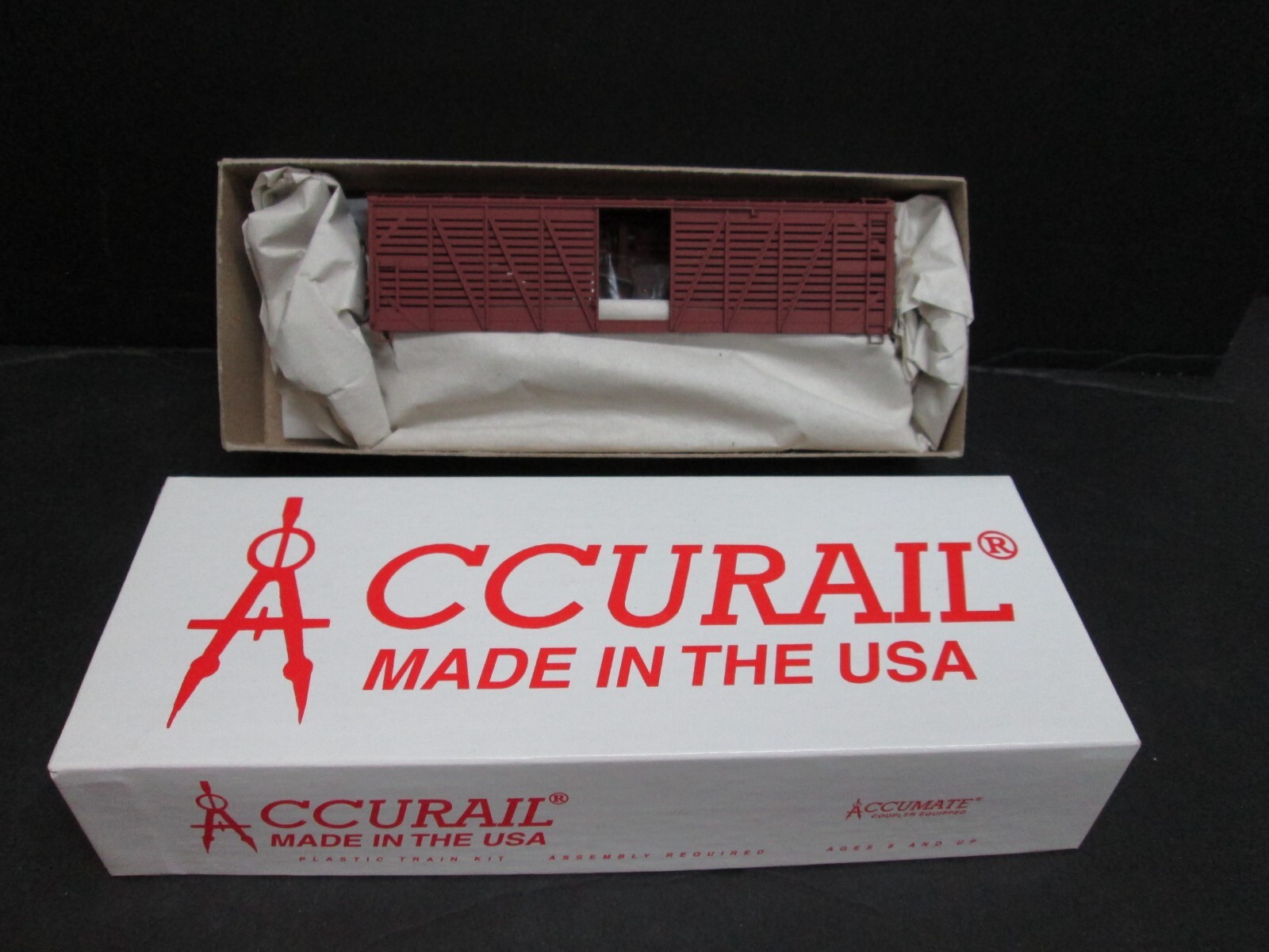 ACCURAIL #4711,1 HO SCALE C.P. 40′ WOOD STOCK CAR KIT NEW IN BOX M34