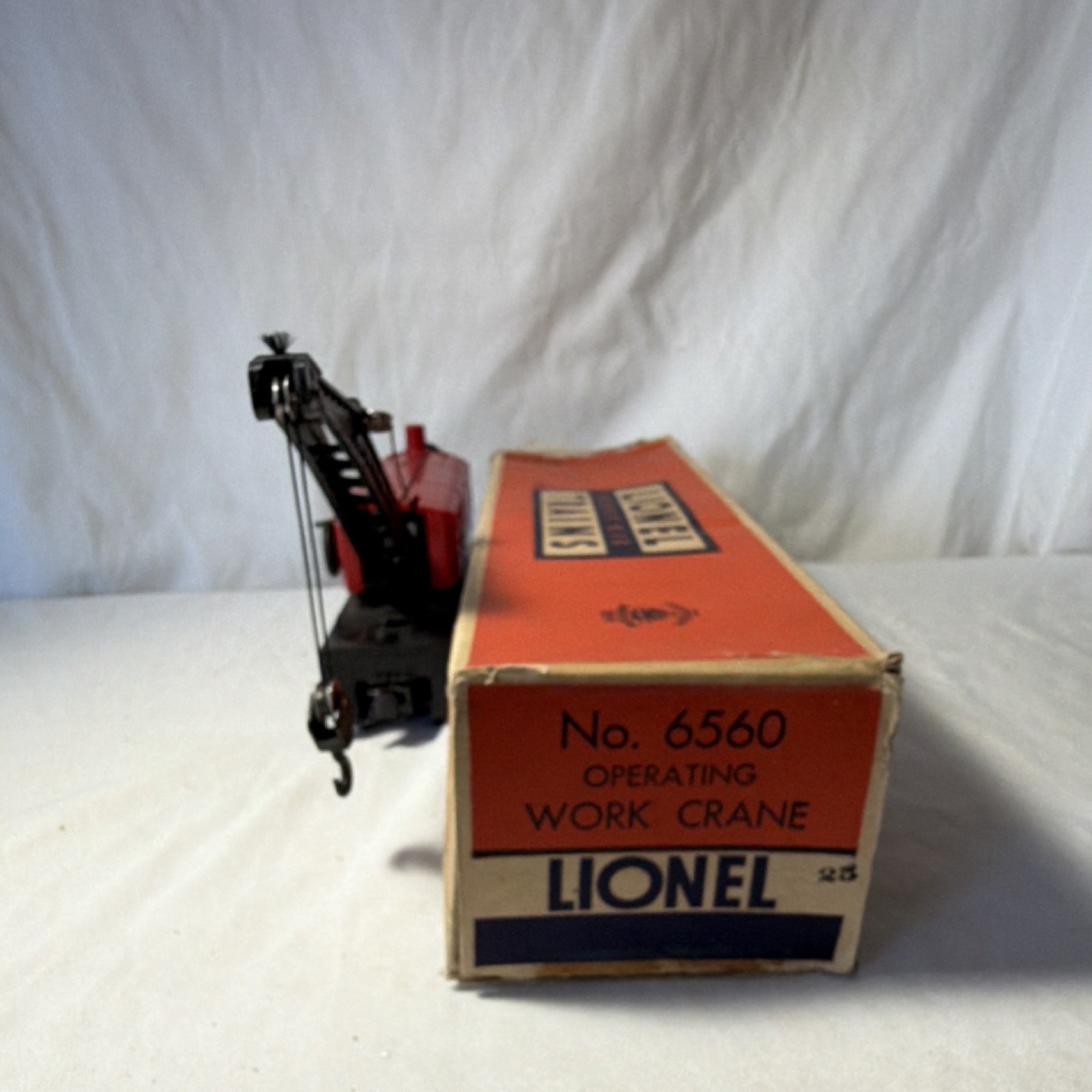 Lionel 6560 O Gauge Operating Crane Car Red Black Plastic w/ Box
