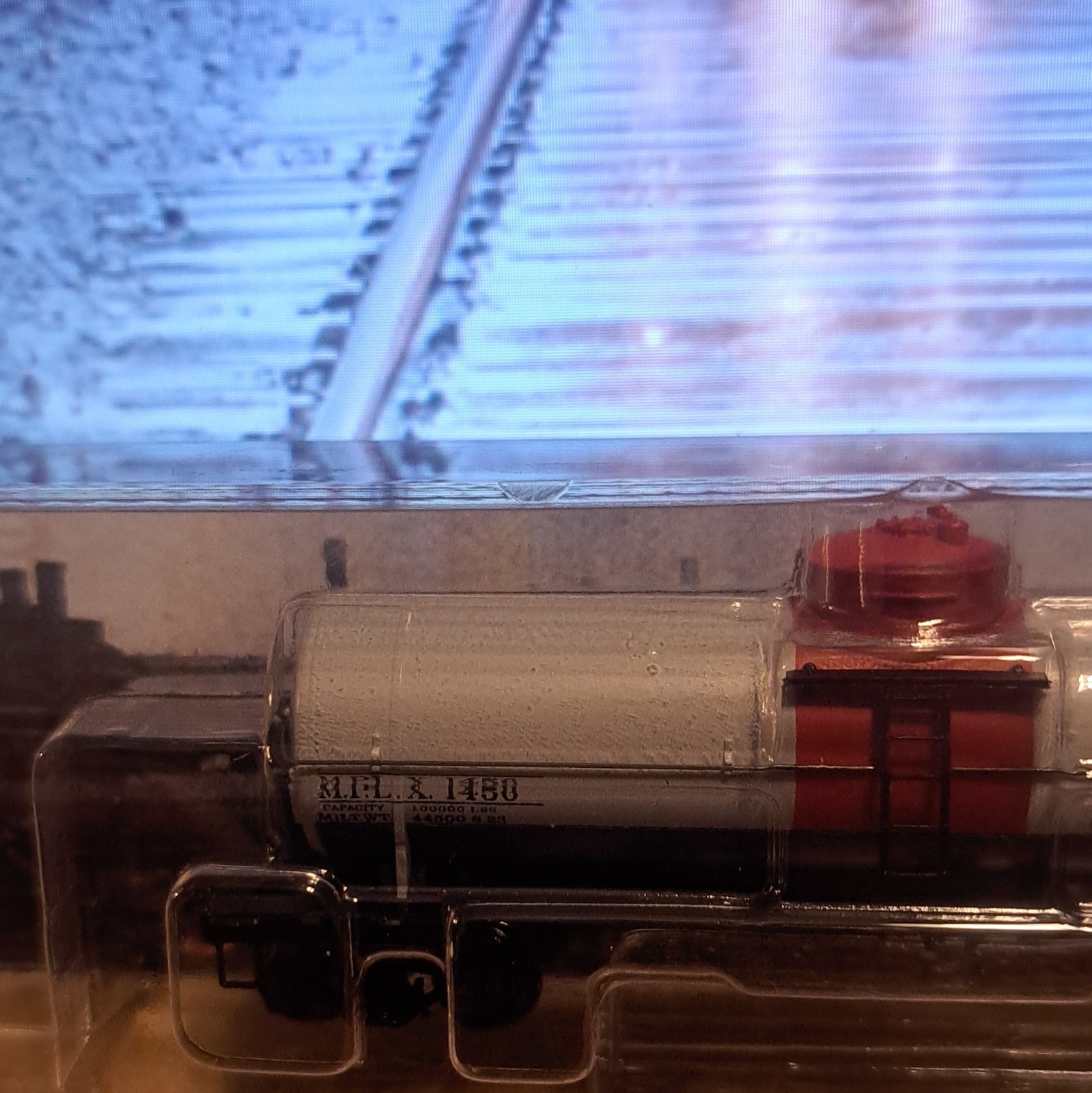 Micro-Trains Mexican Petroleum Tank Car N Scale MPLX 1456 Silver Red Black