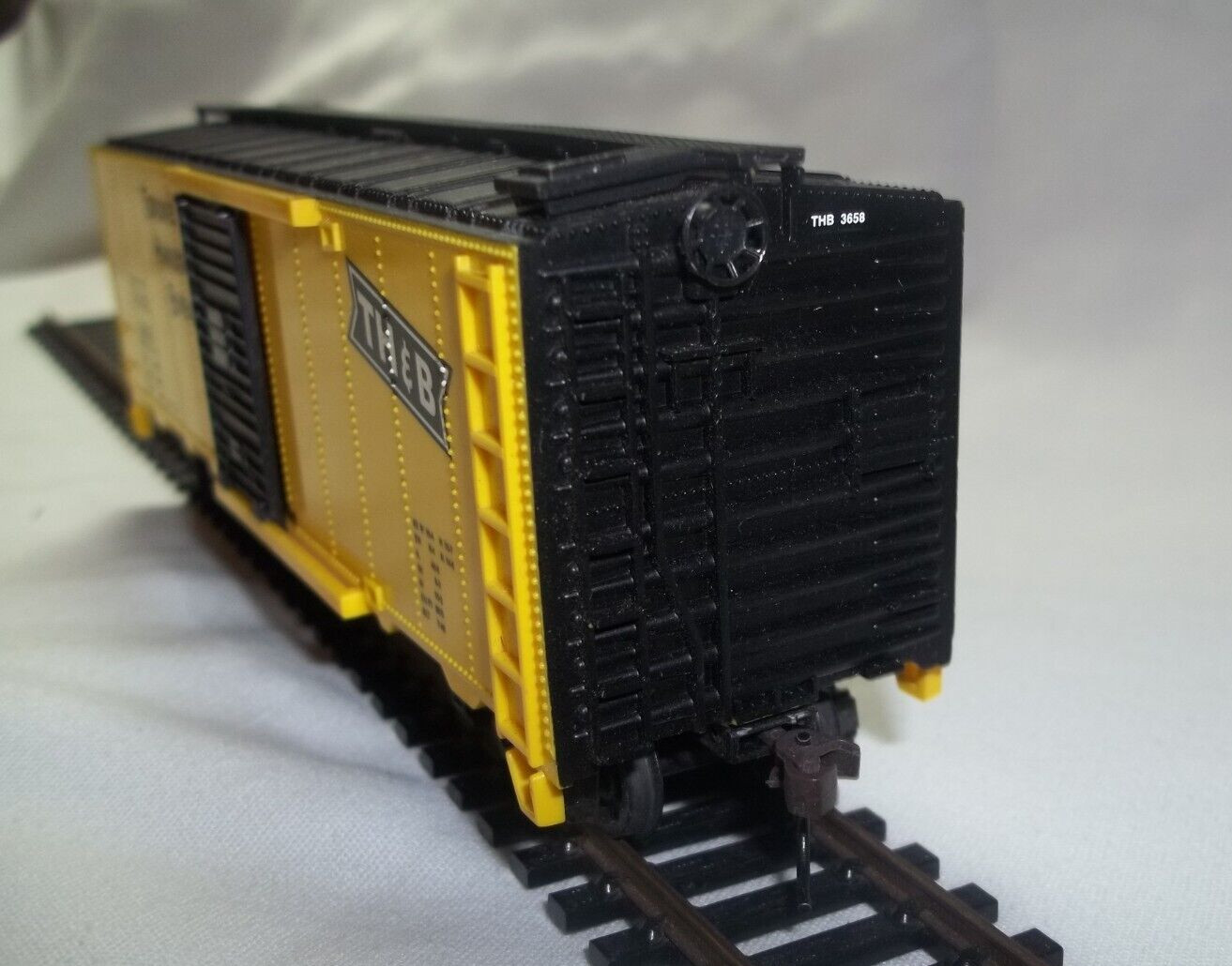 Bachmann Silver Series #1704 HO PS1 40′ Boxcar, Toronto, Hamilton & Buffalo 3658