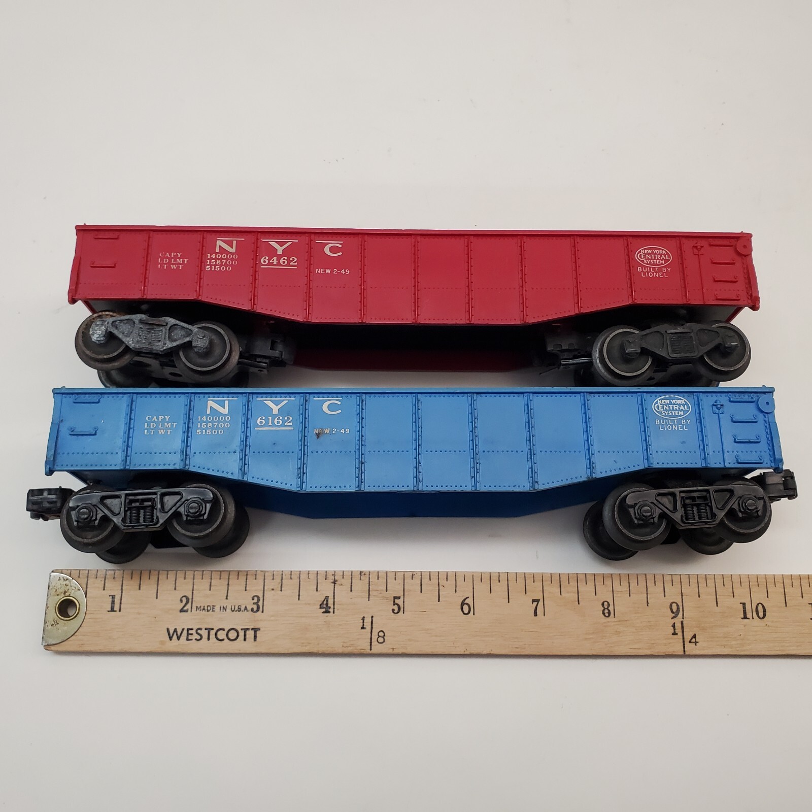 Pair of Lionel NYC Gondola Car No. 6462 & 6162 Postwar Red Blue