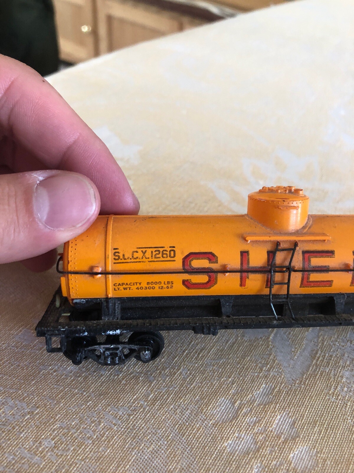 HO Scale SHELL S.C.C.X.1260 TANKER CAR