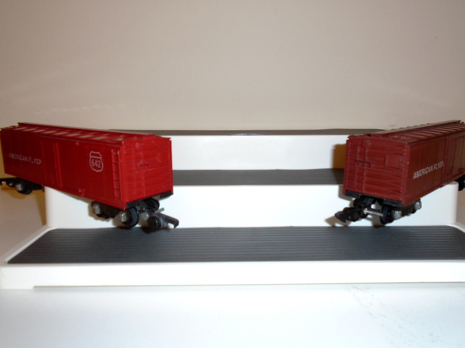 642 AMERICAN FLYER REEFERS (2) TUSCAN & RED S GAUGE VINTAGE 1952