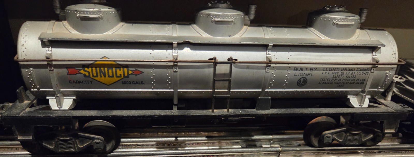 Classic Sunoco 3 Dome Tank Car – O Gauge