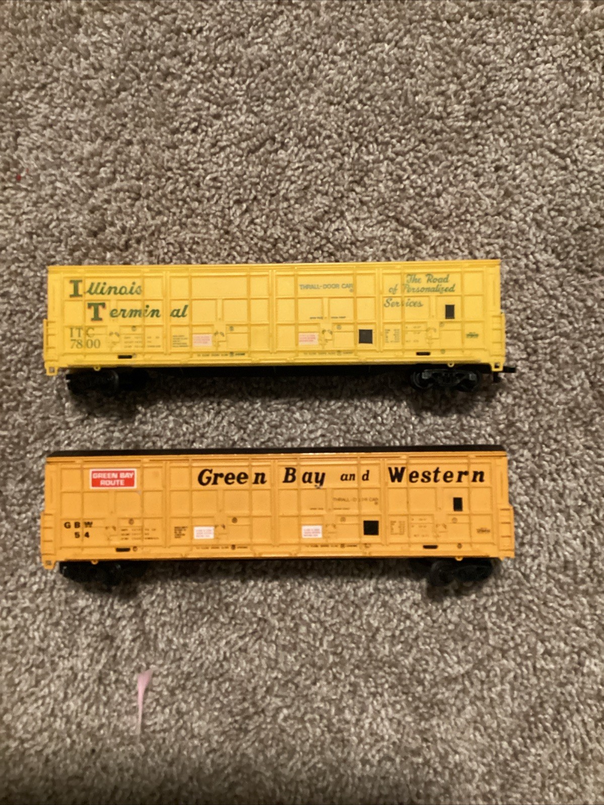 Ho Scale Life Like Multi Door Boxcars With Old Style Couplers