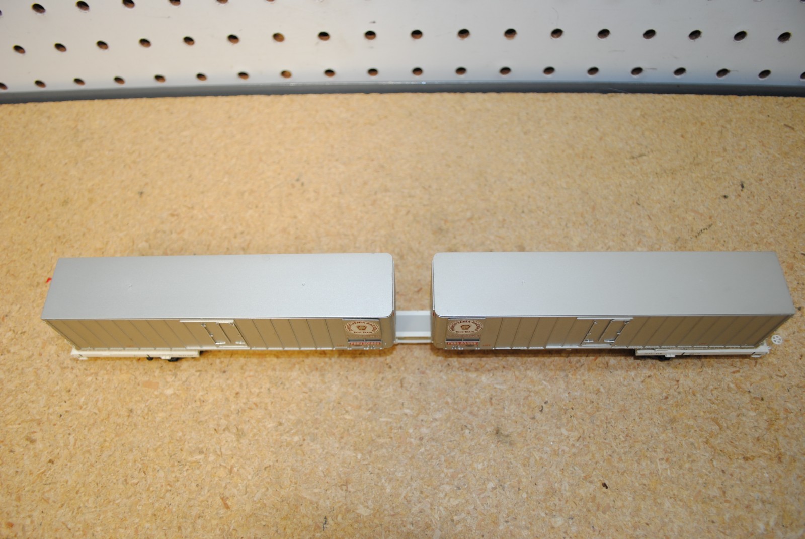 Walthers Gold Line 932-41060 Mark IV Flexi-Van PRR w/Two Trailers HO-Scale