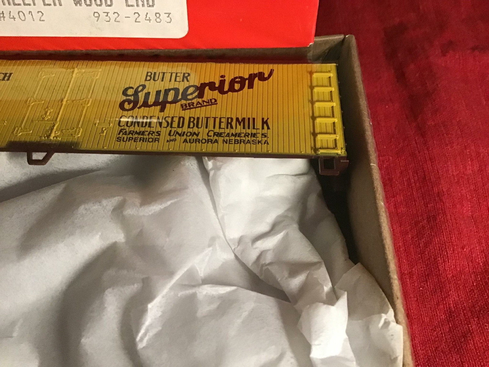 WALTHERS HO-SCALE 40’ SUPERIOR BUTTER REEFER KIT #932-2483 ROAD #4012 BRAND NEW!