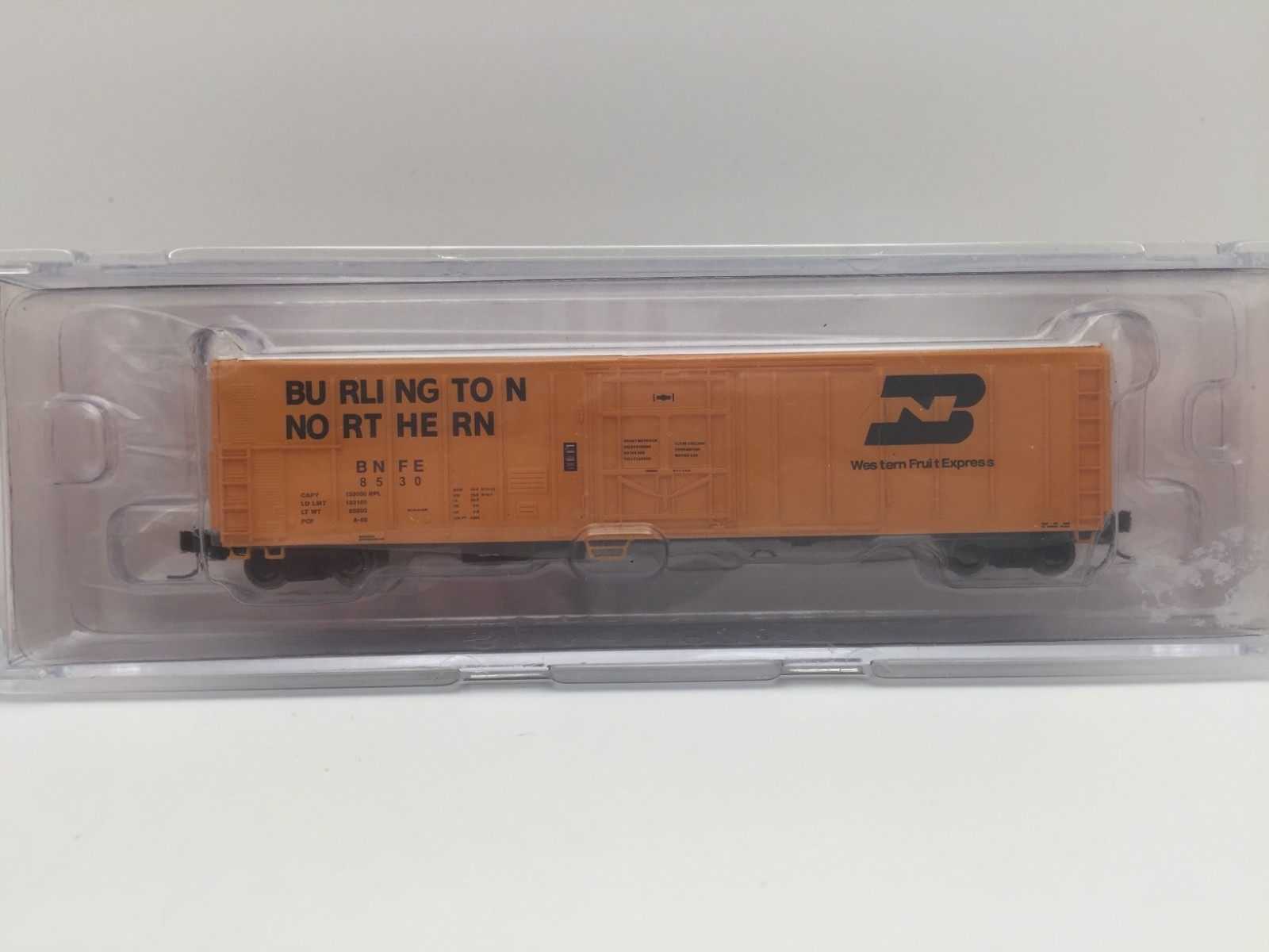 Red Caboose N Scale RN-18608-04 BNFE N R-70-15 Mechanical Reefer Rd #8530