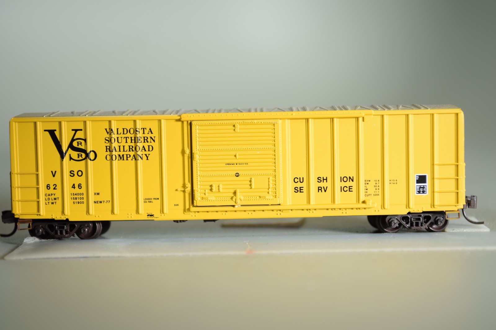 10054 N Scale Micro Trains 50′ RIBBED BOX CAR VSO VALDOSTA SOUTHERN RAILROAD CO