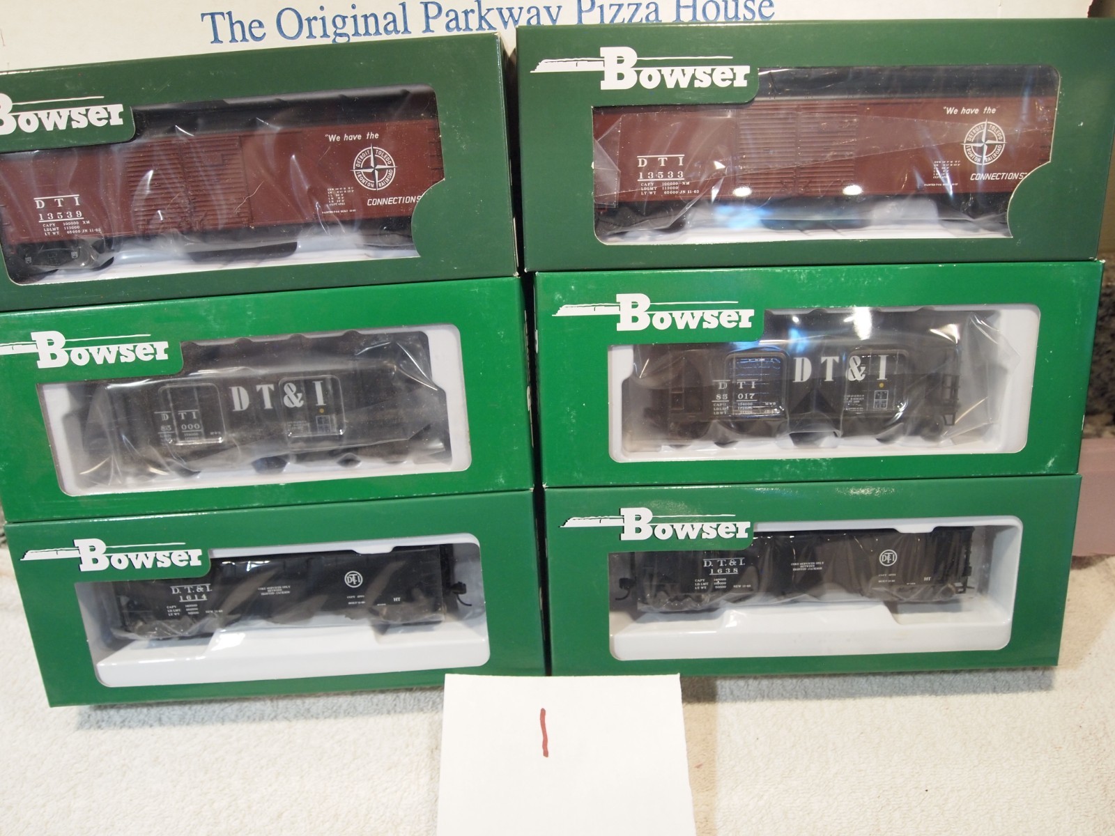 BOWSER DETROIT,TOLEDO & IRONTON 2-70t OPEN+ 2-70t COV HOP, 2-50fT BOX CAR DT1