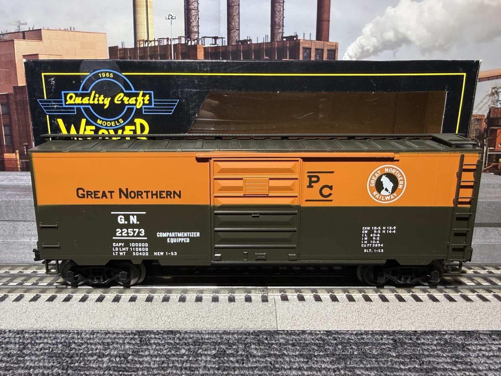 Weaver Ultra Line 3-Rail – Great Northern PS-1 40′ Boxcar #22573 – 1998, NIB