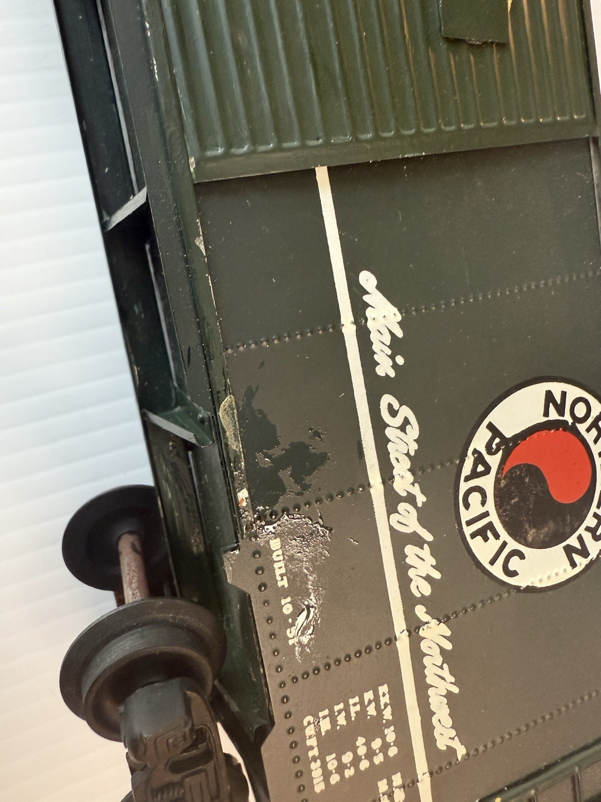 UNKNOWN NORTHERN PACIFIC #1008 SCALE BOX CAR O SCALE Wooden Base NP