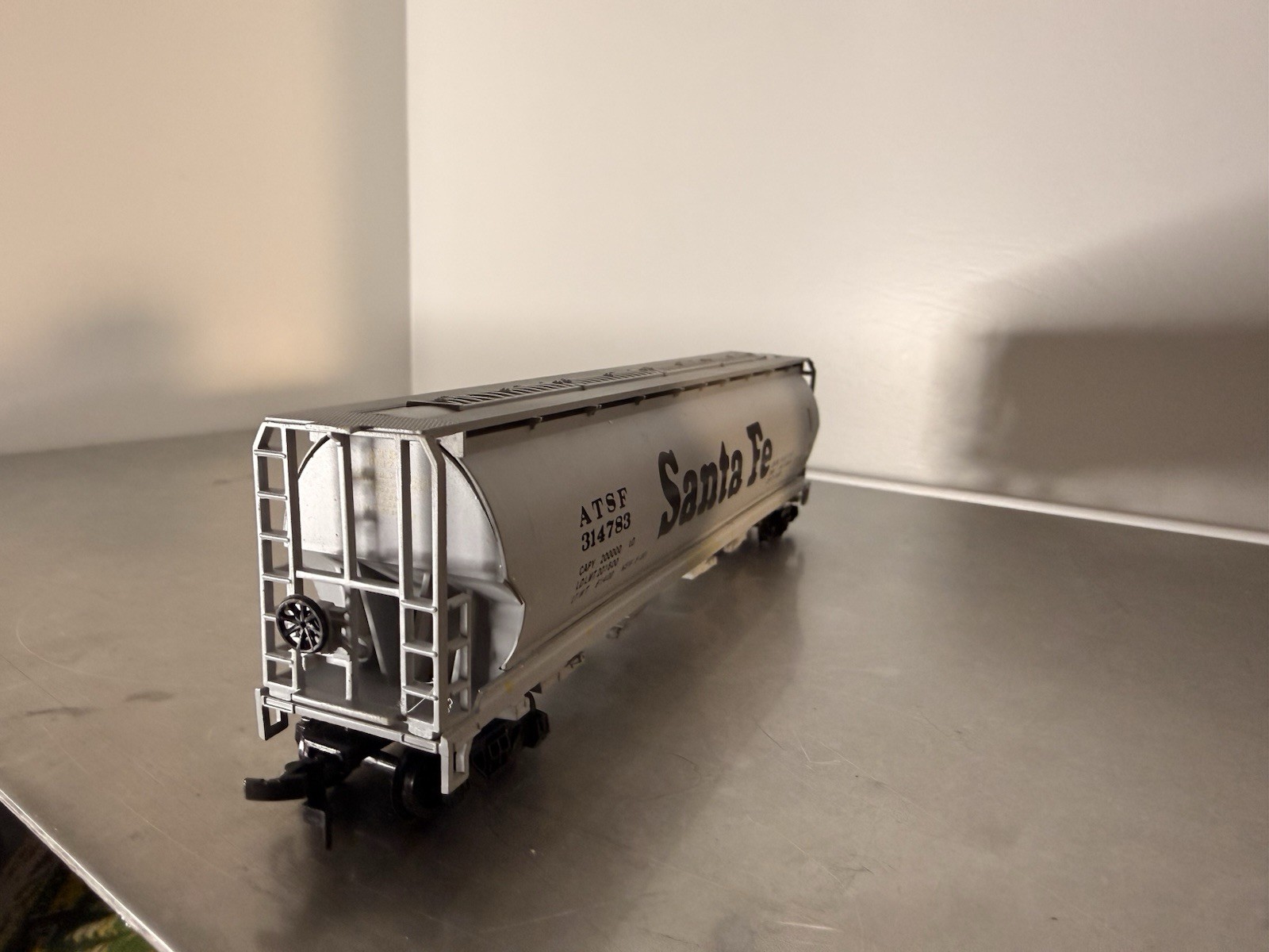 Bachmann – 55′ Grain Car Santa Fe #43-1031-02 – HO Scale – NEW IN BOX!!!