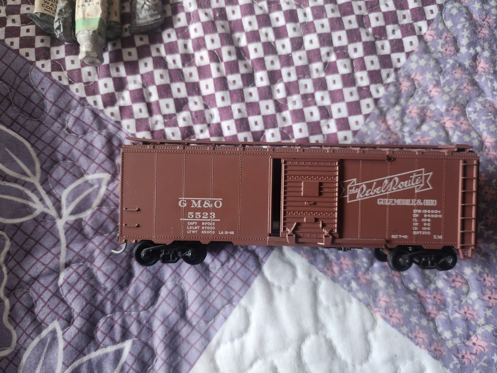 Pre Owned HO G M & O GULF MOBILE & OHIO THE REBEL ROUTE 5523 BOXCAR MSG 1 COUPLR