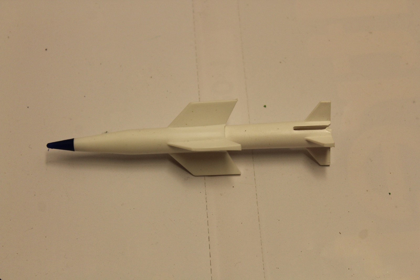 Lionel 6650-80 missile/rocket white over white f 6823 or 6650/6-16718 launchers