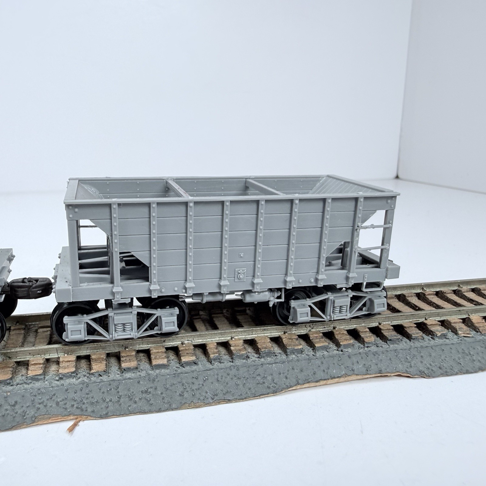 HO Scale Tichy Train Single Bay Hopper Cars Wood Coal Ore Mining Wagons