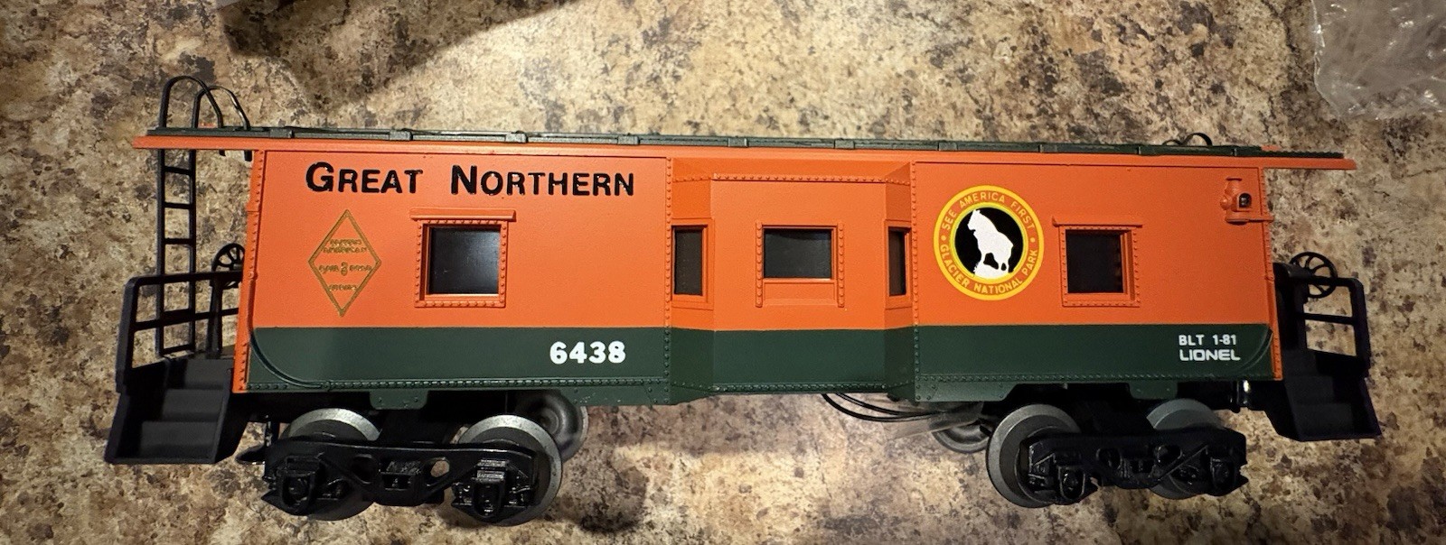 Lionel #6-6438 Famous American Railroad Great Northern Bay Window Caboose NIOB