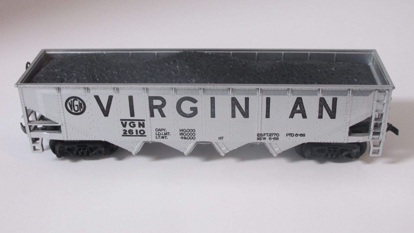 Ho scale,open hoppers,4 bay,bundle of 3,VGN 2610,MKT 236758,& PC 483922,plastic.