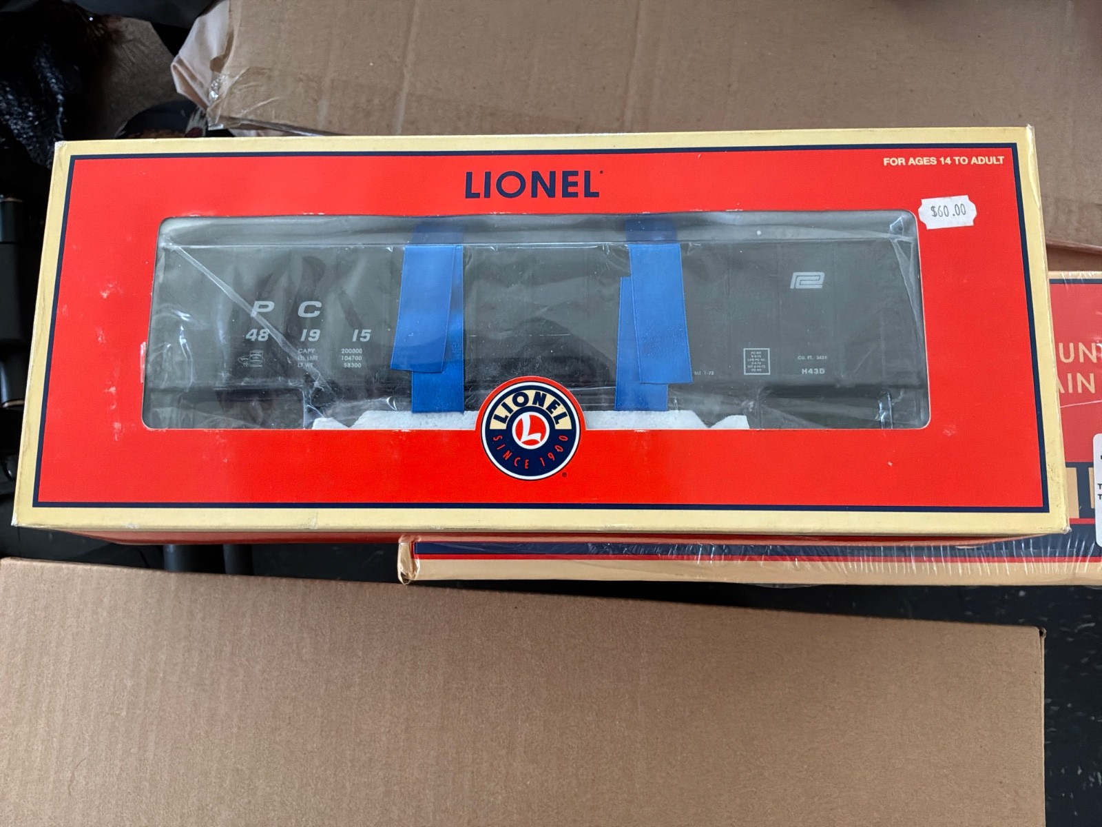 Lionel Penn Central three Bay open hopper diecast 6–27424 new in the box
