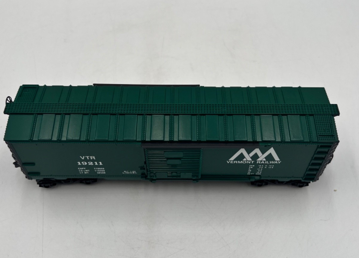 Lionel 6-19211 Vermont Railway Box Car O O27 Gauge New in Original Box USA