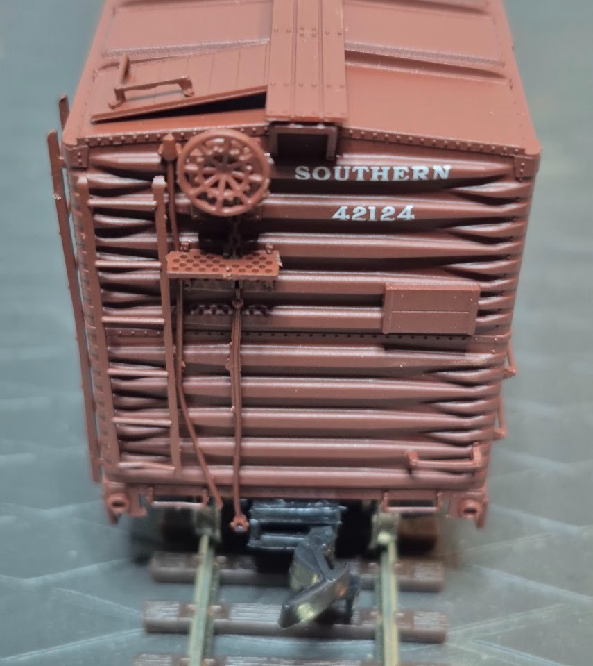 HO Scale Proto 2000 Southern Railway 50′ Automobile Boxcar #42124 – Assembled