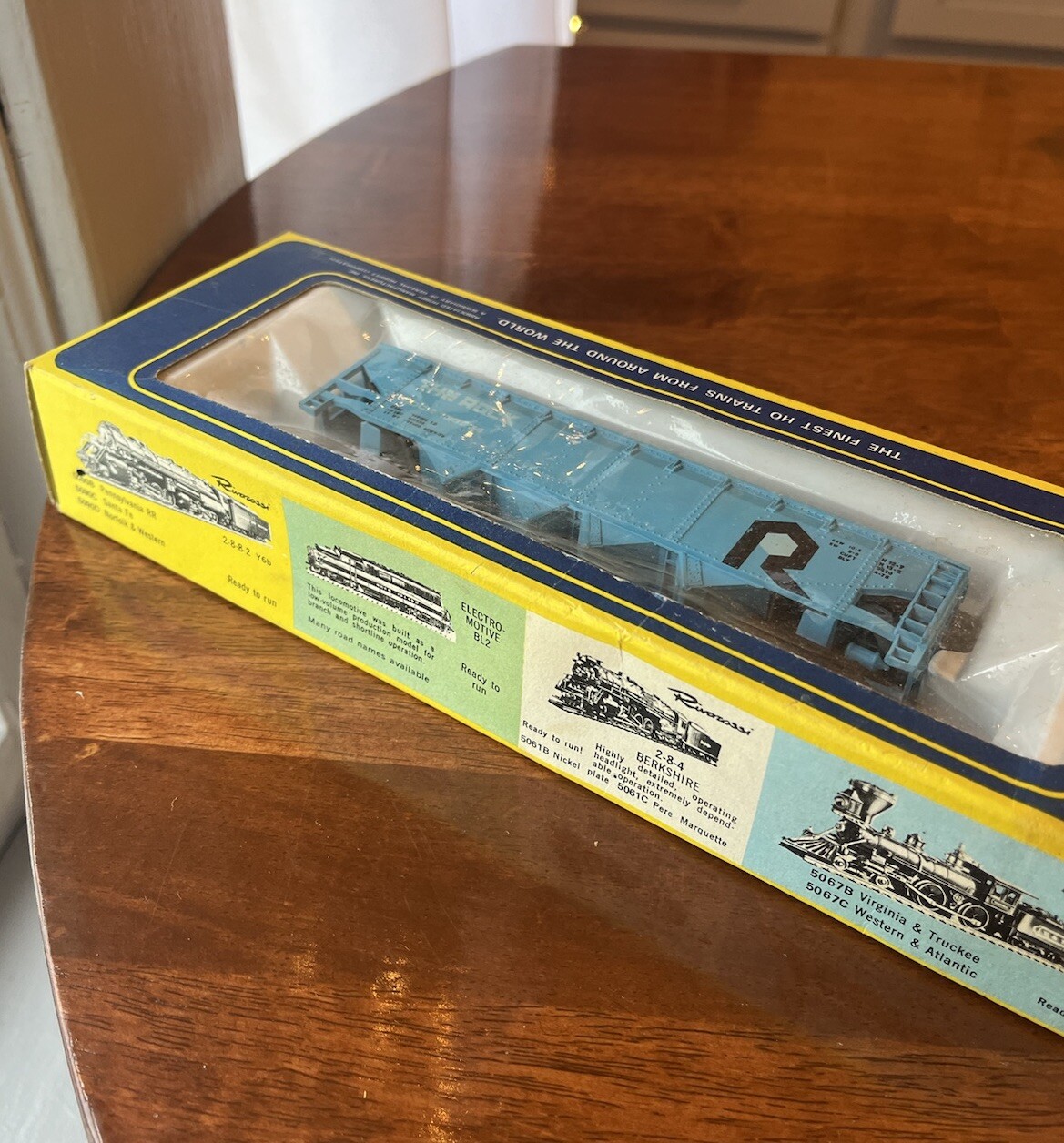 AHM 5460-16 Rock Island Freight Train Car In Box