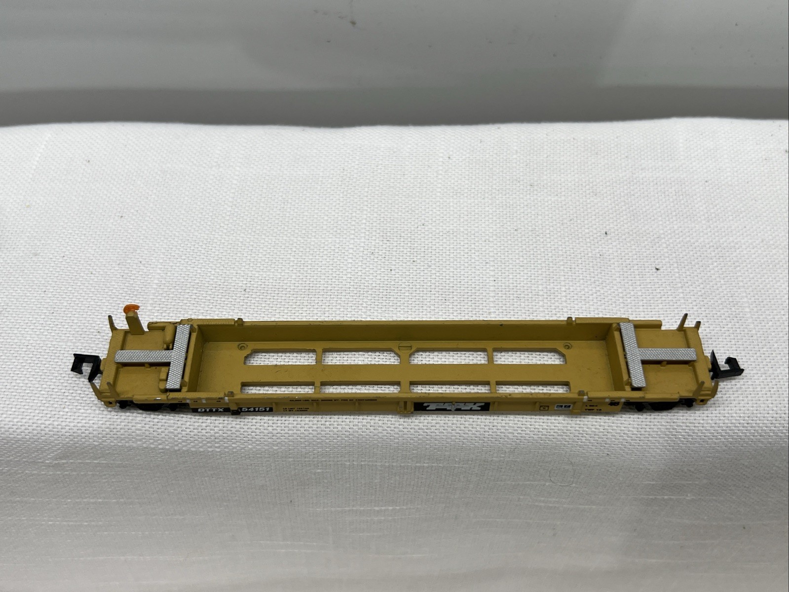 N Scale TTX Well Car With Maersk Container Die Cast Frame