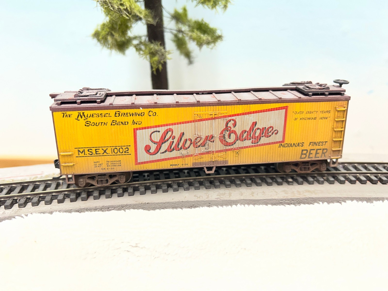 Estate Sale. TITL HO, 40′ Wood Reefer, Silver Edge, Kadee trucks & couplers