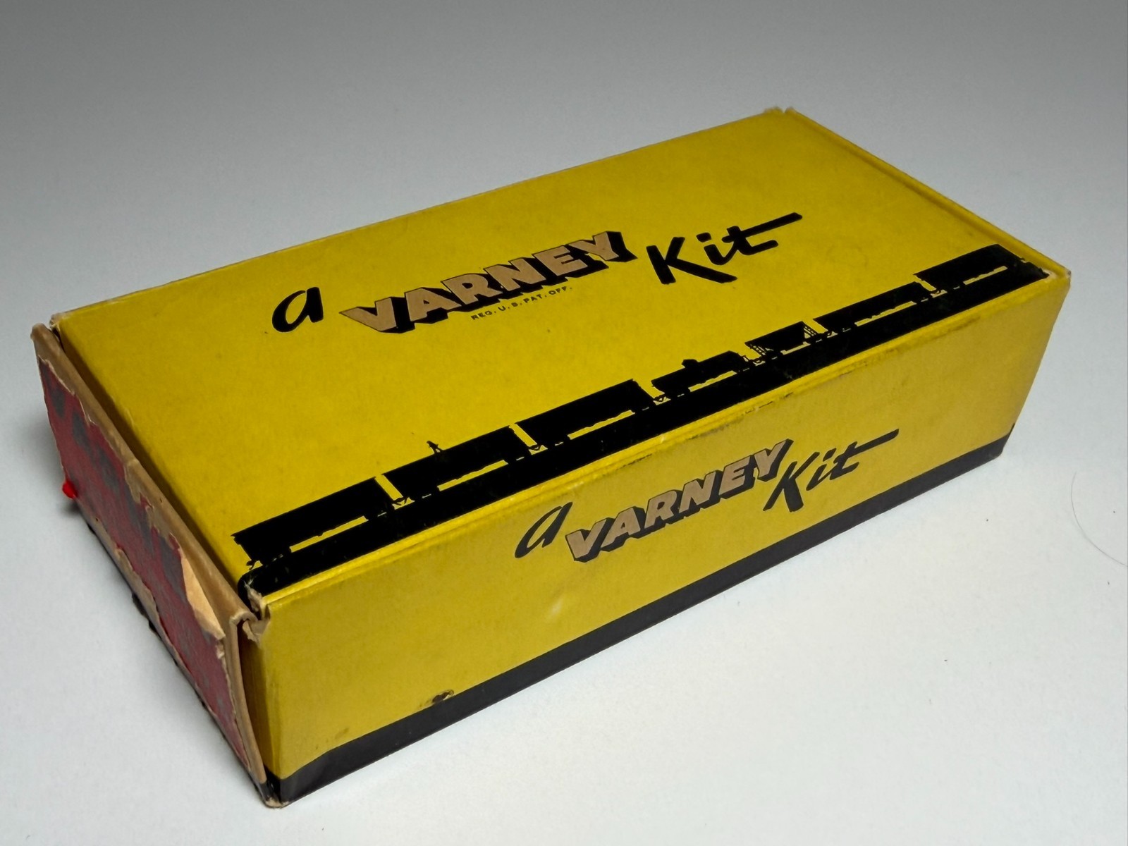1950’s Varney HO B-76 Union Pacific UP 40′ Single Door Boxcar – Missing Trucks