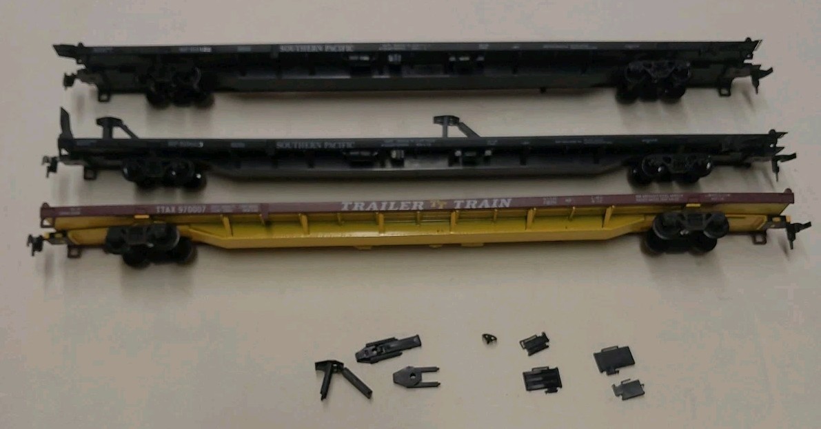 Three Athearn 85′ TOFC Flatcars. Southern Pacific & TTAX