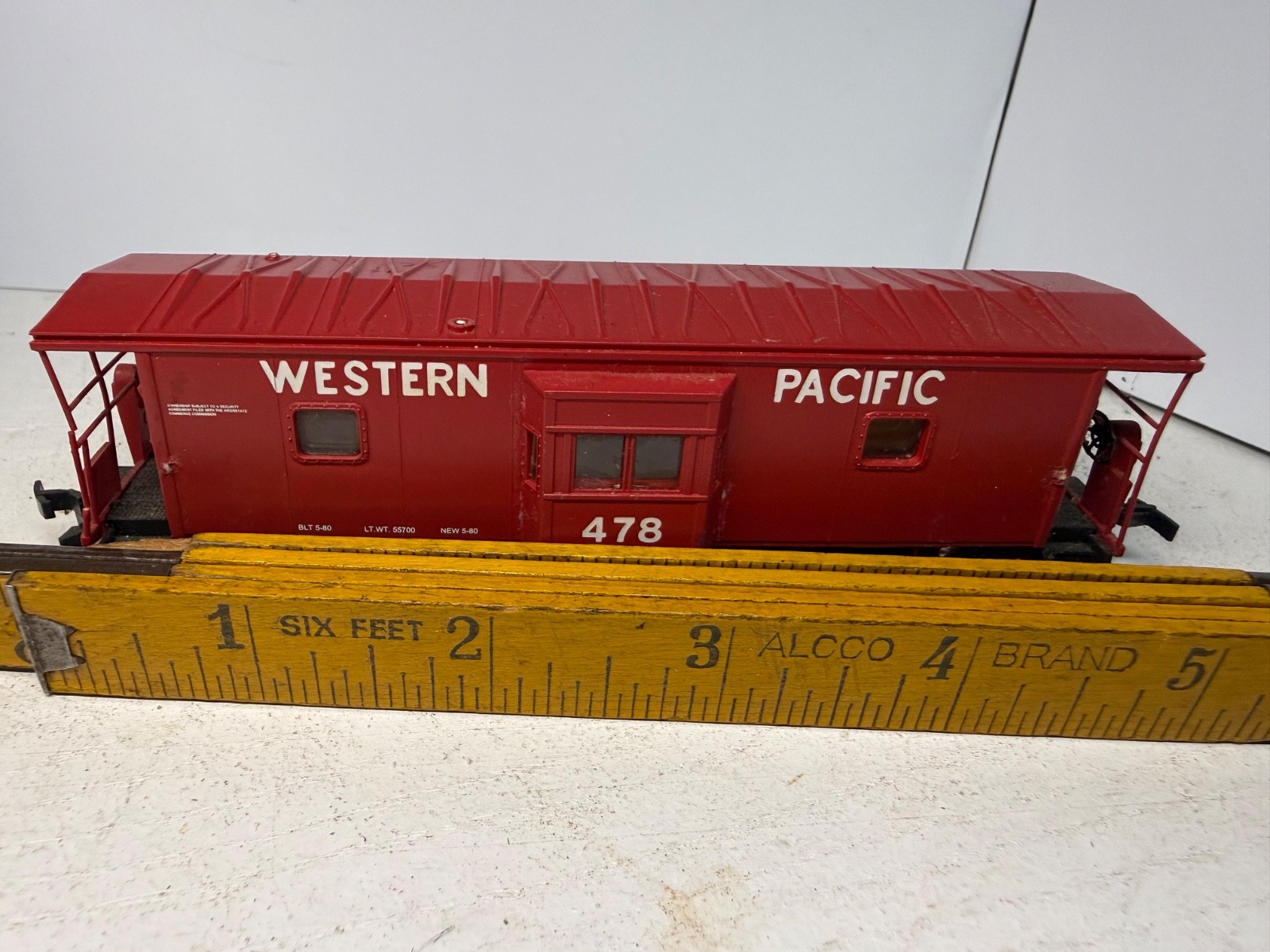 HO Western Pacific International Bay Window Caboose #478