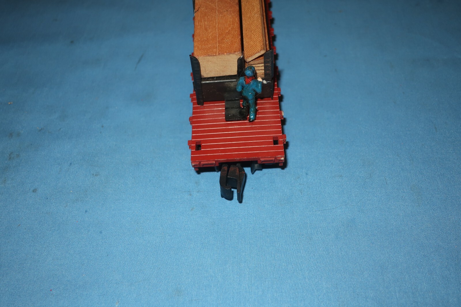 American Flyer #25058 Moe & Joe Operating Lumber Car. Working.