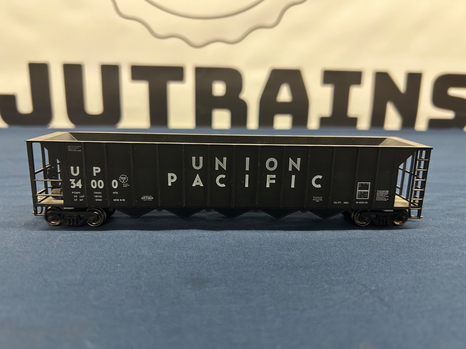 Roundhouse HO Union Pacific #34000 50’ 5-Bay Rapid Discharge Hopper Car NO BOX